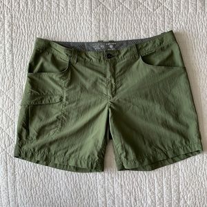 Mountain Hardwear Shorts